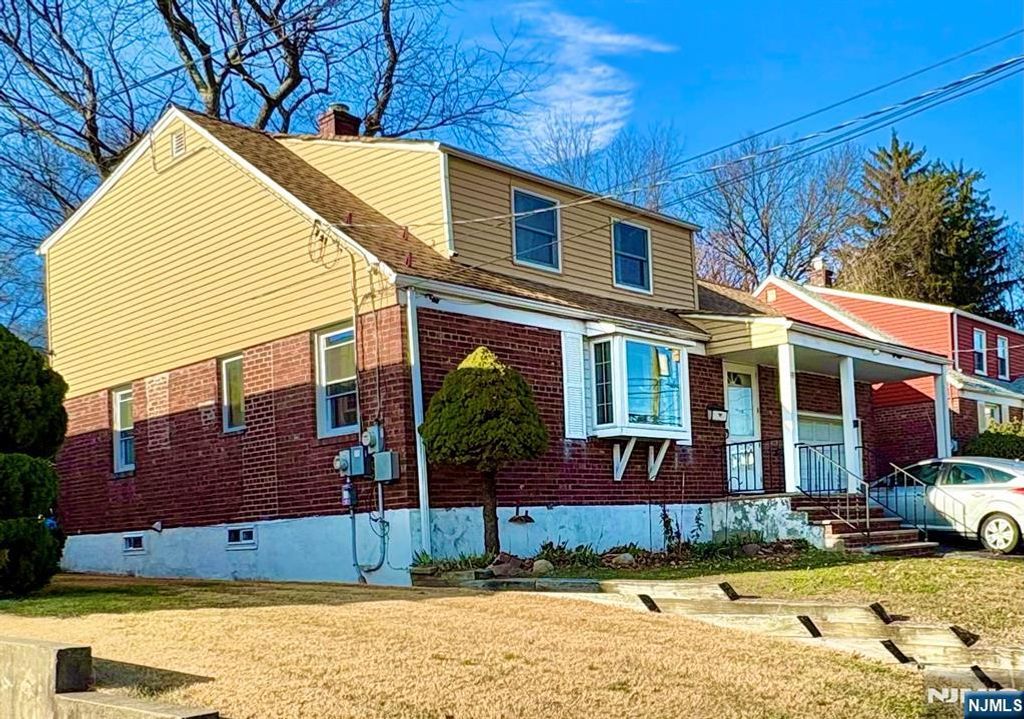 Photo of 48 Sussex Road, Bergenfield, NJ 07621 (MLS # 25042585)