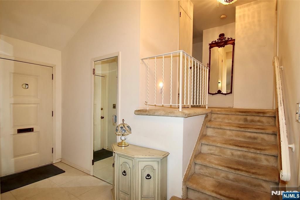 Photo of 522 Dorothy Street, Fair Lawn, NJ 07410 (MLS # 26008109)