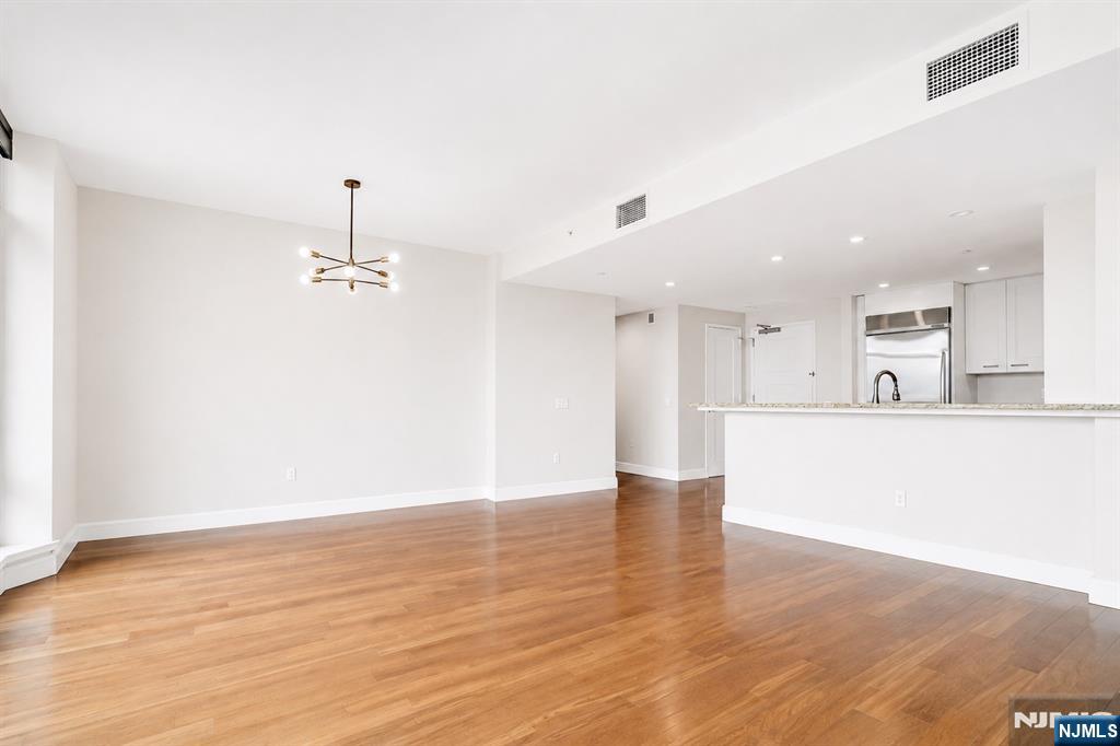 8100 River Road 905