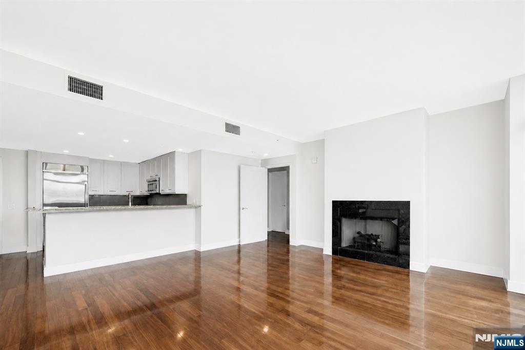 8100 River Road 905