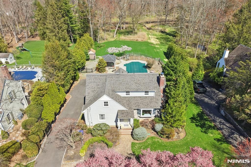 Photo of 777 W Saddle River Road, Ho-Ho-Kus, NJ 07423 (MLS # 26001046)