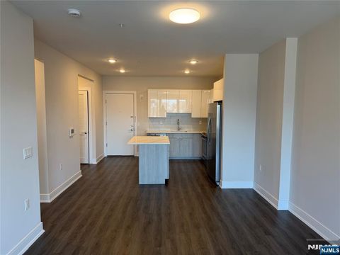 Photo of 470 Main St #412, Fort Lee, NJ 07024 (MLS # 26012049)