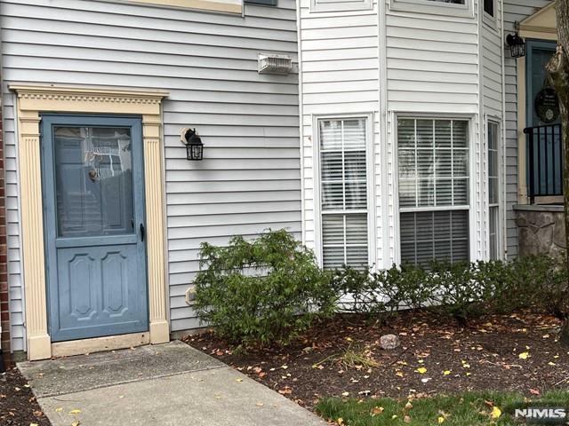795 Sassafras Ct, Mahwah, New Jersey - 1 Bedrooms  
1 Bathrooms  
4 Rooms - 