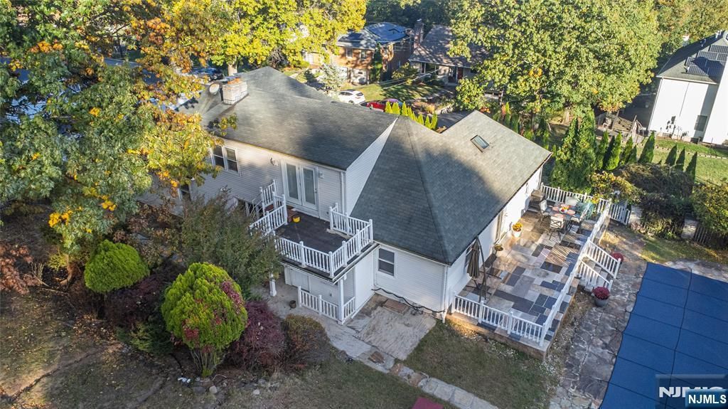 Photo of 11 Mountain Way, West Orange, NJ 07052 (MLS # 25037858)