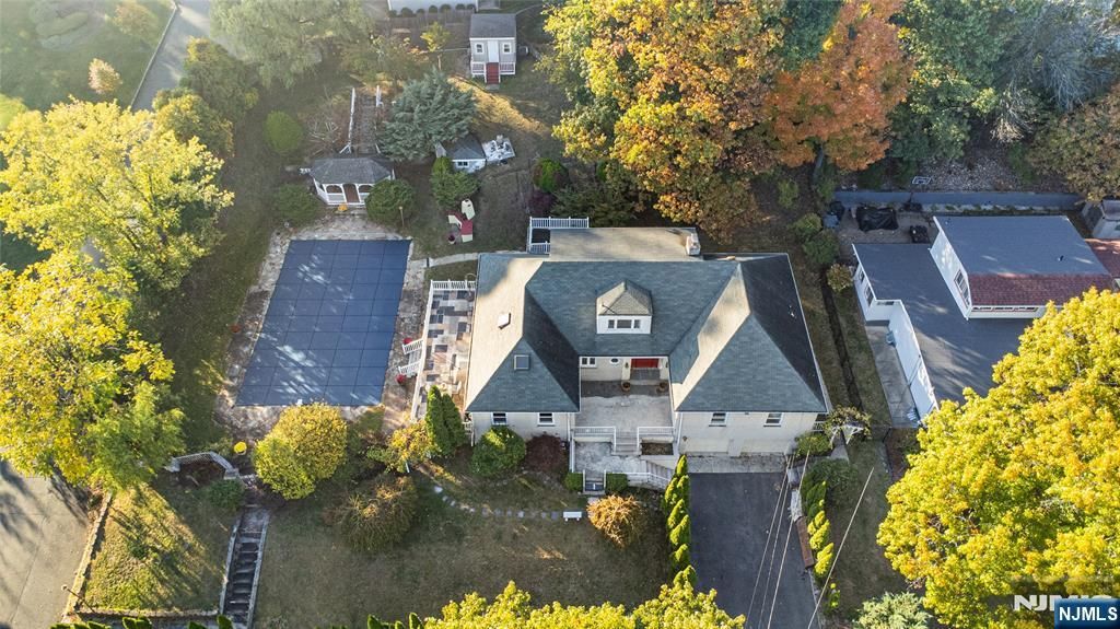 Photo of 11 Mountain Way, West Orange, NJ 07052 (MLS # 25037858)