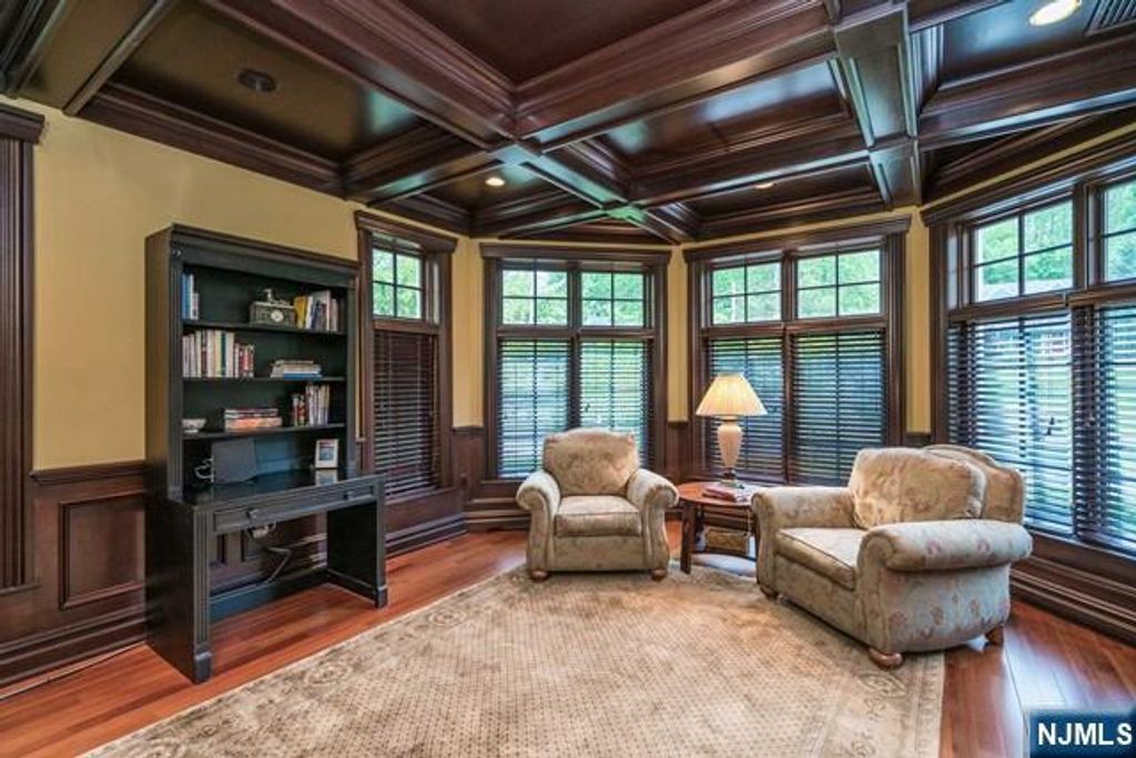 Photo of 22 Sunset Lane, Upper Saddle River, NJ 07458 (MLS # 26008843)