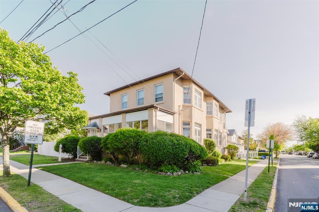502 Summit Avenue