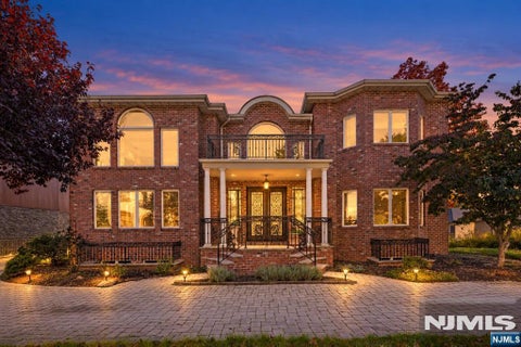 Photo of 10 Fox Terrace, Cliffside Park, NJ 07010 (MLS # 26041070)
