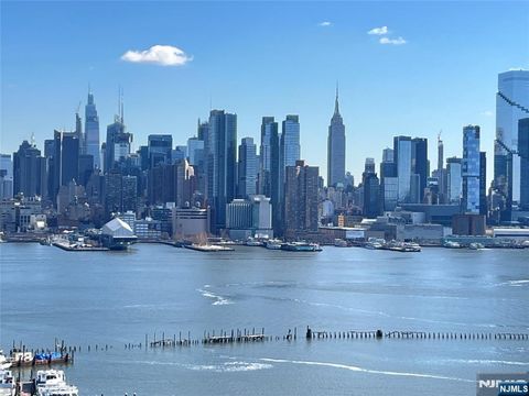573 67th 2 West New York NJ 07093