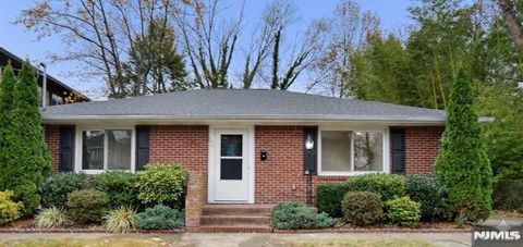 Photo of 60 Poplar Ave, Hackensack, NJ 07601 (MLS # 26009568)