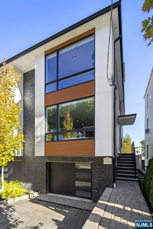 391 Undercliff Avenue B