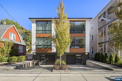 391 Undercliff Avenue B Edgewater NJ 07020