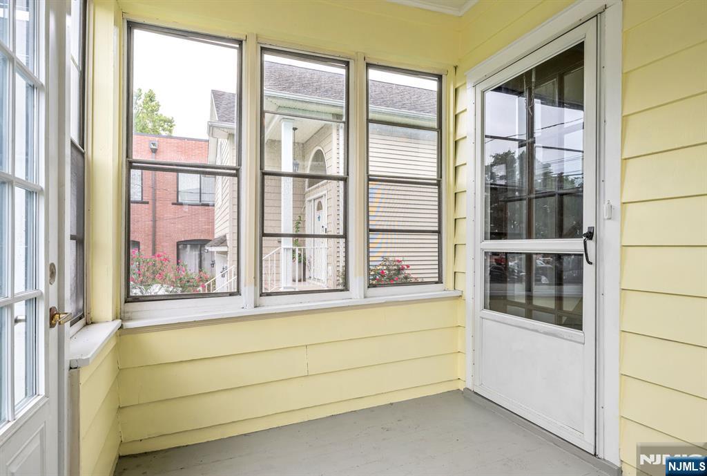 18 Unit 2 Lincoln Avenue 2
