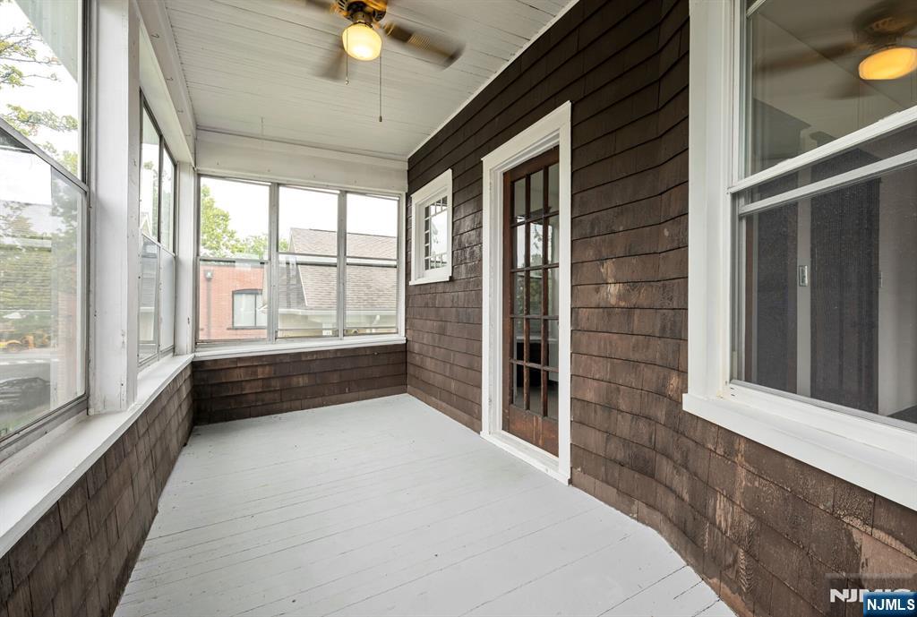 18 Unit 2 Lincoln Avenue 2