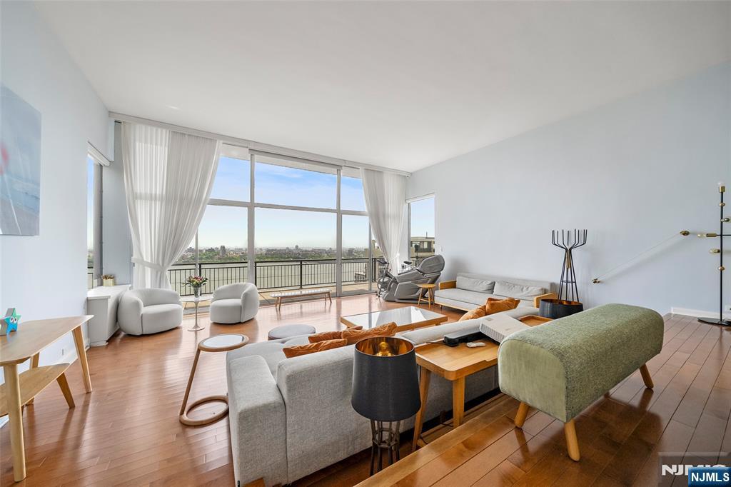 2 Horizon Road PH 2