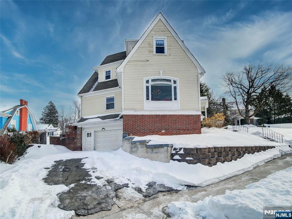 Photo of 5 Park Road, Paterson, NJ 07514 (MLS # 26003684)