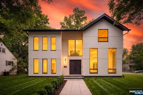 Photo of 648 Falmouth Avenue, Paramus, NJ 07652 (MLS # 26036330)