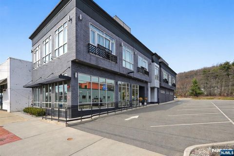 Photo of 271 Millburn Ave #D, Millburn, NJ 07041 (MLS # 26009390)