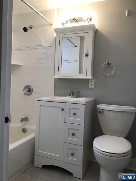 Rutherford, New Jersey 07070, United States, ,1 BathroomBathrooms,Residential,Active,114708