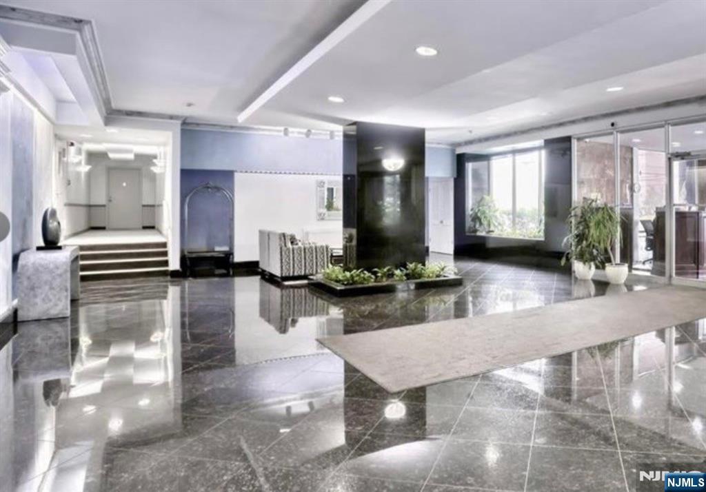 280 Prospect Avenue 5D