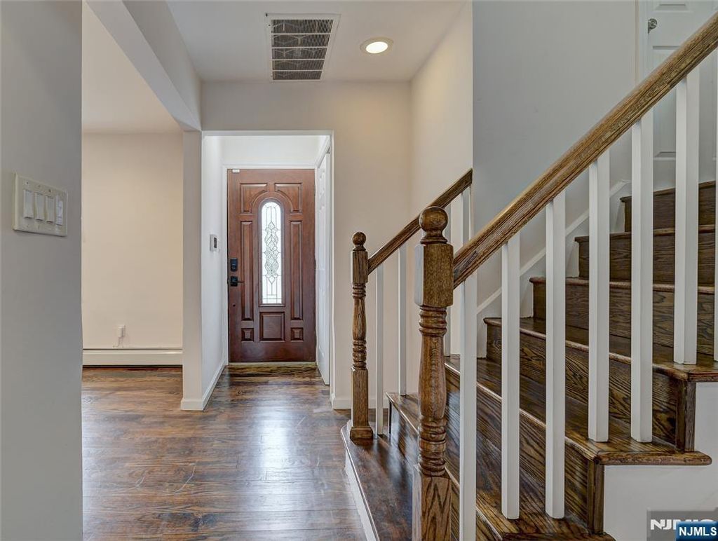 Photo of 819 Ridgewood Road, Millburn, NJ 07041 (MLS # 25036488)