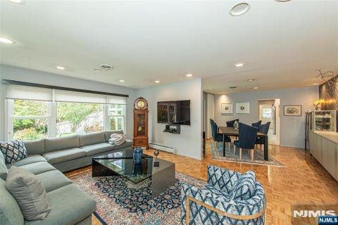 Photo of 33 Underwood Road, Montville Township, NJ 07045 (MLS # 26039445)