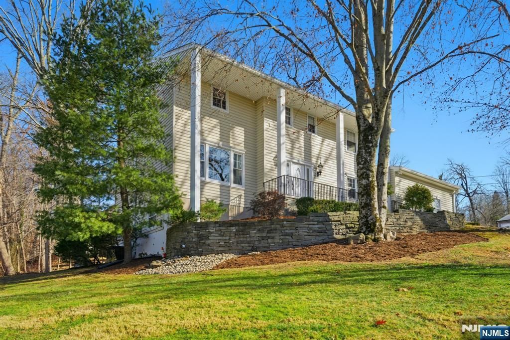 Photo of 119 Herrick Road, Wayne, NJ 07470 (MLS # 26000672)