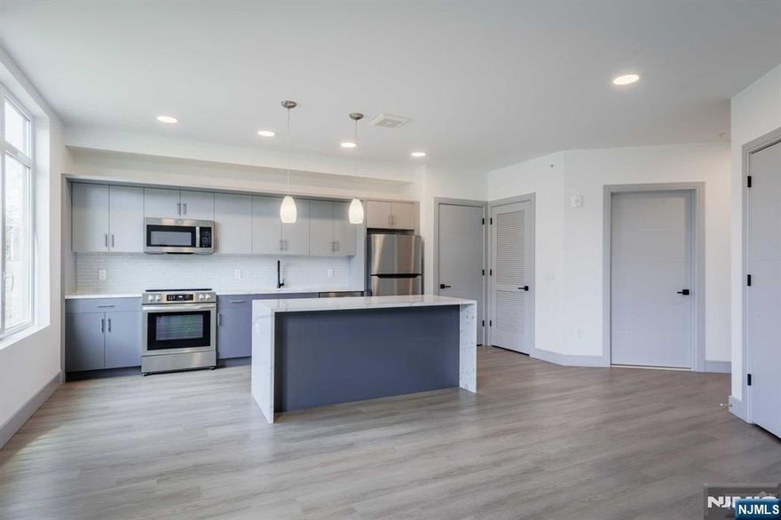 LIVE FREE FOR SEPTEMBER - IMMEDIATE OCCUPANCY SPECIAL!* Enjoy 2 floors of living in this 2 bedroom 2 bathroom home. Every detail has been carefully designed to create an unparalleled experience that offers a peaceful retreat from the hustle and bustle of the city. DOMA is the perfect place to call home with a gym, lounge and resident patio area. An unbeatable location, with easy access to public transportation, shopping, dining, and entertainment options. Come experience luxury living at its finest! *Additional qualifications apply.