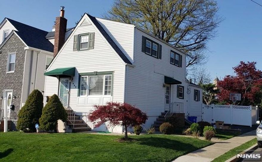 Charming Colonial style with 3 Bed room and 2 full bath at the quiet street. All hardwood floor. first floor : oversized living room, dining room, well maintained kitchen area, Master bed room with full bath. 2nd floor :well maintained bath room with tub, each generous size of two bed room . Basement : partially finished, washer & dryer , utility room lots of storage . Fenced in yard. Central A/C . short walking distance to NY Bus stop. The landlord may consider one small pet