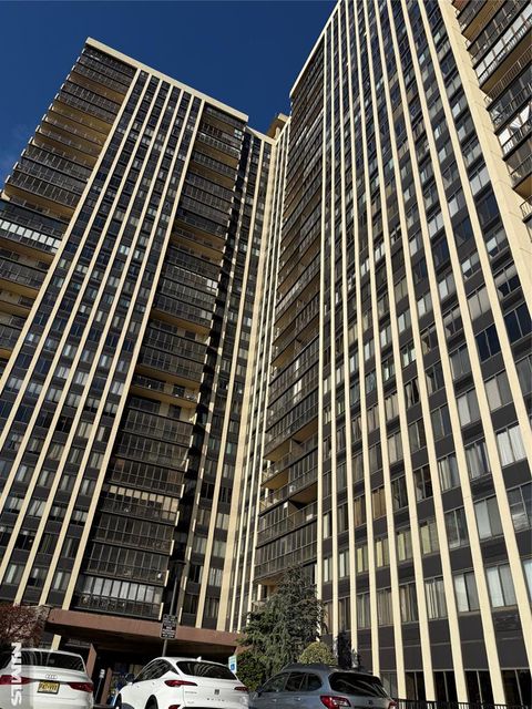 Photo of 300 Winston Dr #807, Cliffside Park, NJ 07010 (MLS # 25037445)