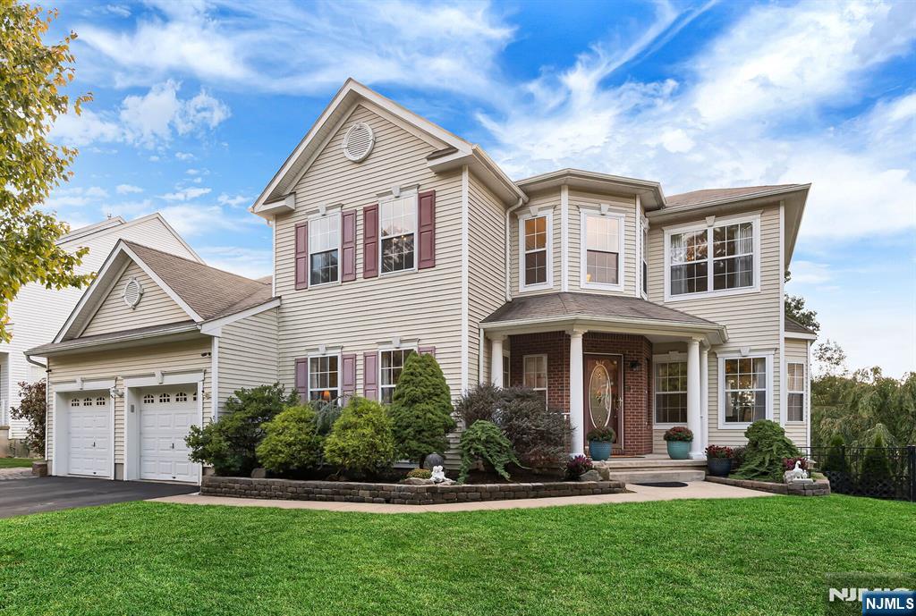 Property for Sale at 634 Skyline Drive, Jefferson Twp, New Jersey - Bedrooms: 4 
Bathrooms: 4 
Rooms: 12  - $795,000