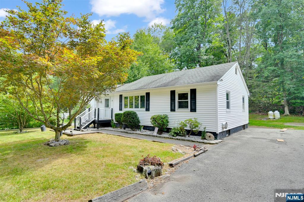 7 Wayside Road