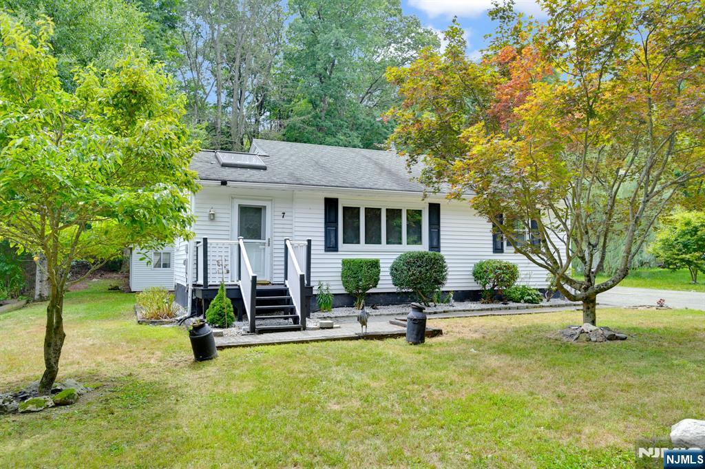 7 Wayside Road
