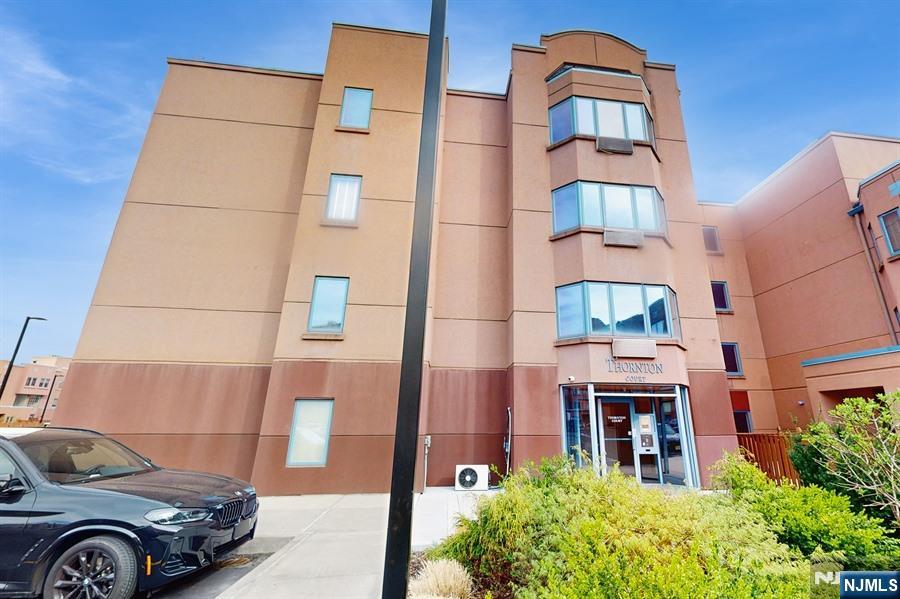 401 Thornton Court T401