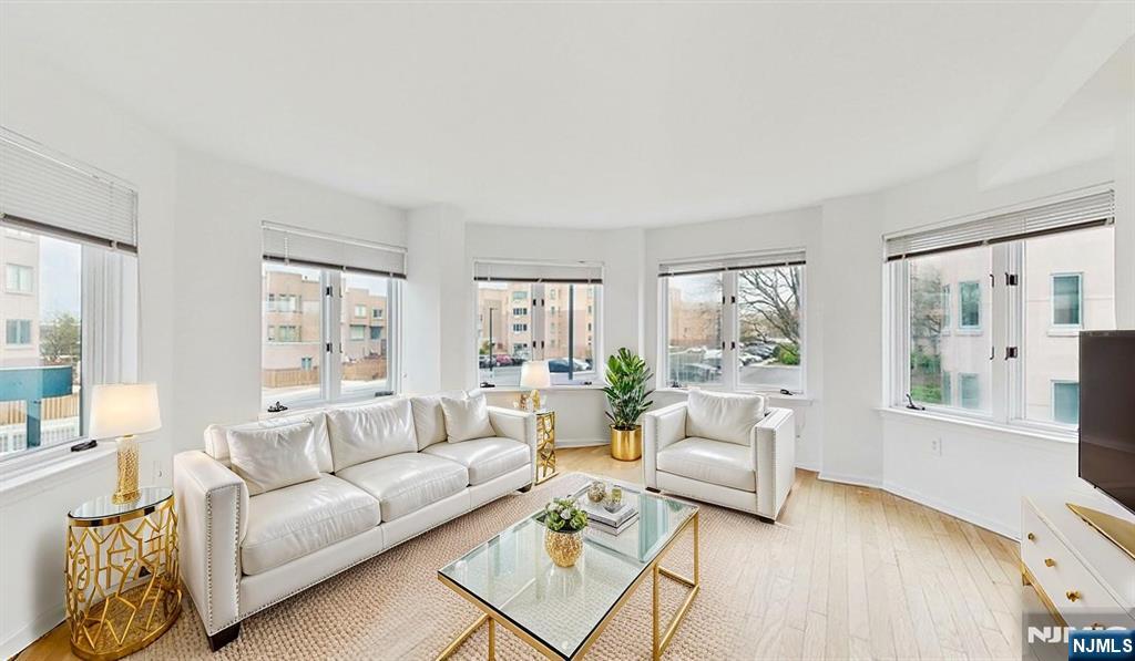 401 Thornton Court T401