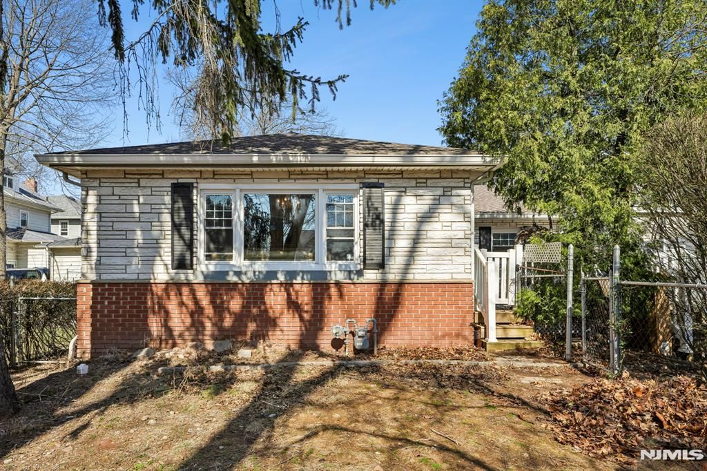 Photo of 140 Francisco Avenue, Rutherford, NJ 07070 (MLS # 26008009)