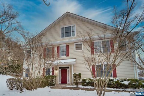 Photo of 58 Pheasant Run #12, Old Tappan, NJ 07675 (MLS # 25043384)