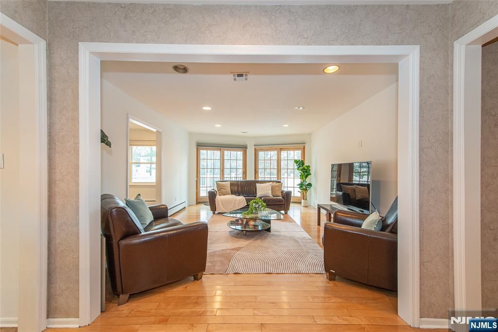 Photo of 36 Yellow Brick Road, Wayne, NJ 07470 (MLS # 26003680)