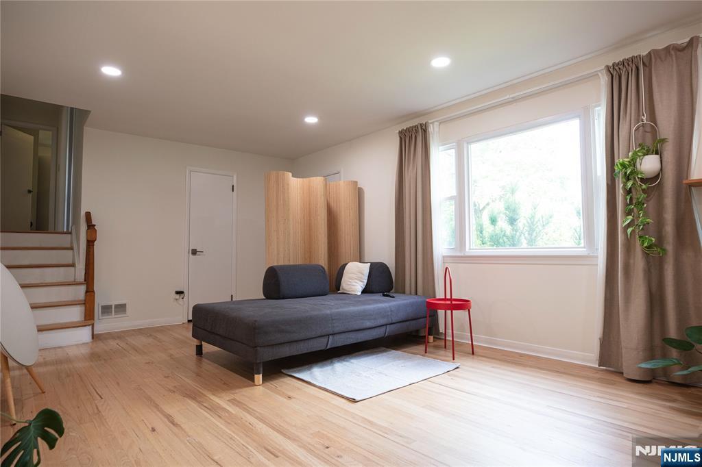 6 Rose Court
