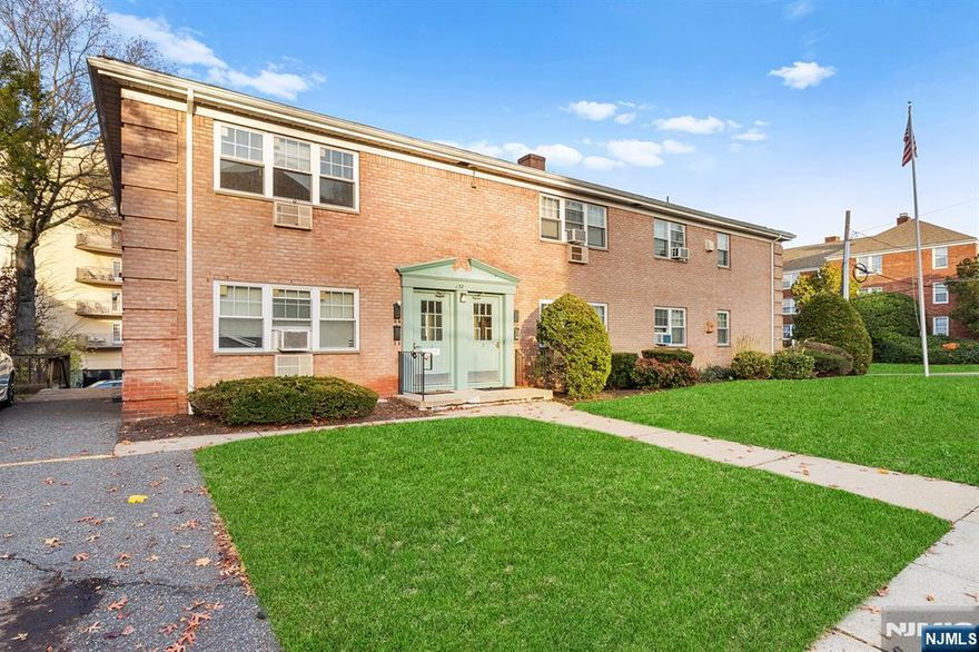 Come see this beautiful one-bedroom apartment featuring gleaming hardwood floors, on-site laundry, and included parking. Located right in the heart of Hackensack â€œthe Sack,â€ this prime spot is close to everything. Donâ€™t miss out , come see it today!