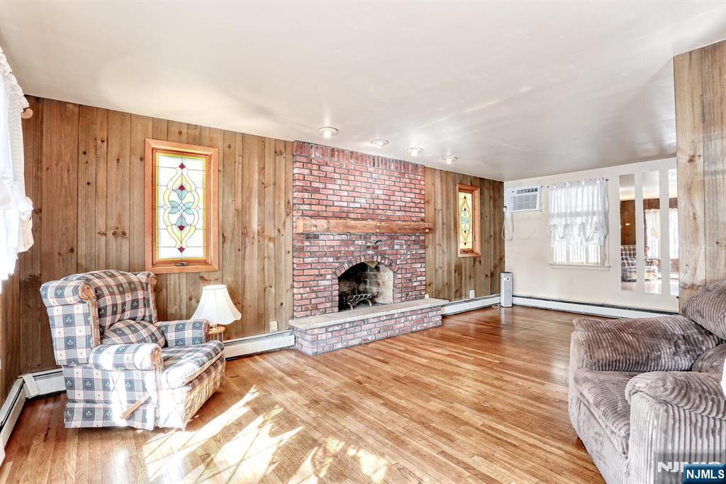 159 Burr Place