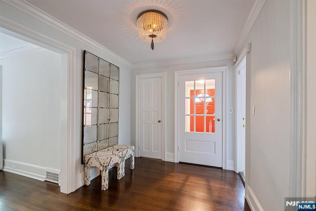Photo of 15 Afterglow Avenue, Verona, NJ 07044 (MLS # 26019774)