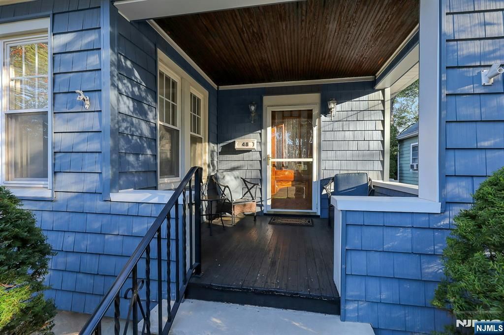 Photo of 48 W Linden Avenue, Dumont, NJ 07628 (MLS # 25031077)