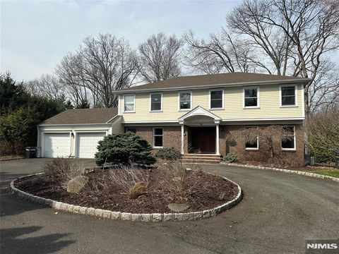 Photo of 45 Hickory Lane, Closter, NJ 07624 (MLS # 26007863)