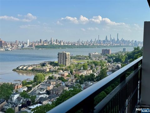 4 Horizon Road 1417 Fort Lee NJ 07024