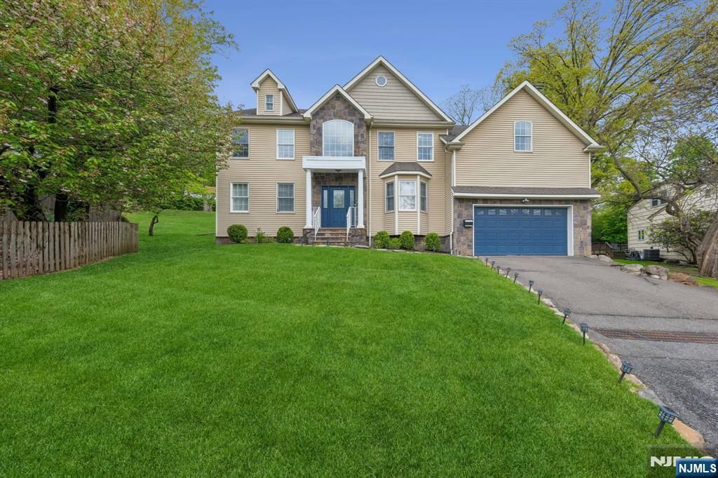 Photo of 21 Winding Way, West Orange, NJ 07052 (MLS # 26014458)