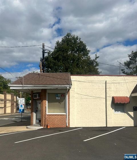 Photo of 15 Greenbrook Road, North Plainfield, NJ 07060 (MLS # 25037009)