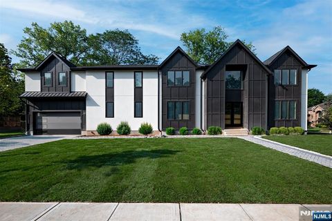 Photo of 75 Susan Drive, Closter, NJ 07624 (MLS # 25027067)