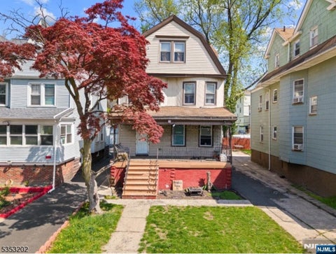 Photo of 92 Oraton Parkway, East Orange, NJ 07017 (MLS # 26027975)