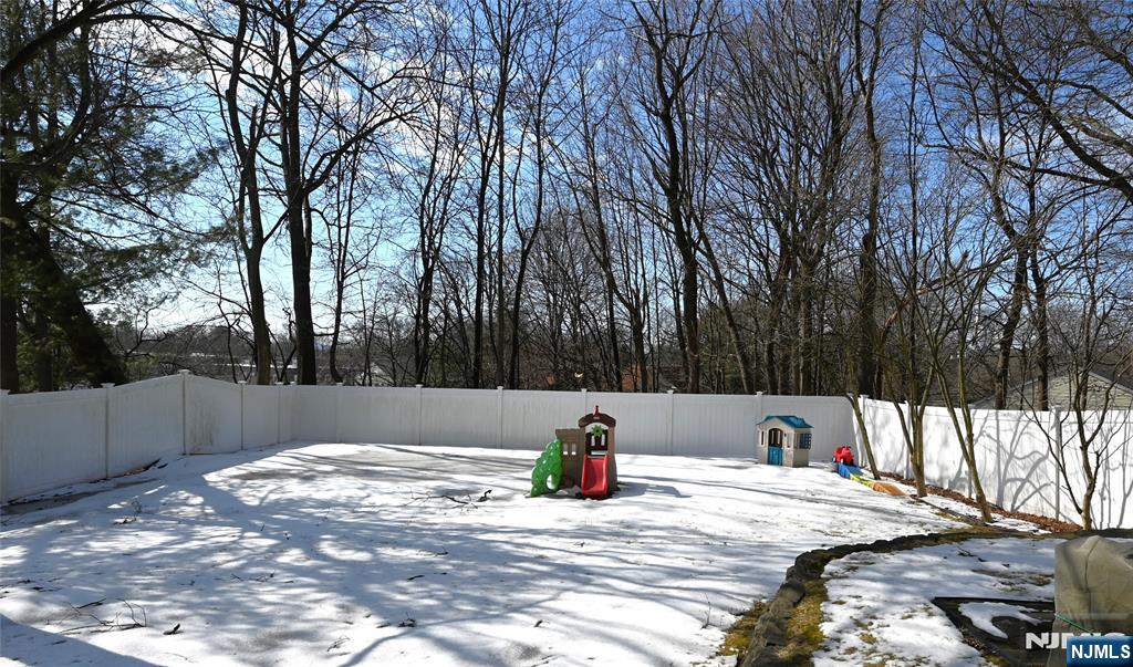 Ramsey, New Jersey 07446, United States, 4 Bedrooms Bedrooms, ,2 BathroomsBathrooms,Residential,Pending,77720